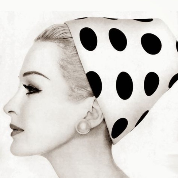 BLACK & WHITES - Picture 3 of 8